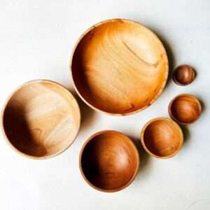 Wood bowl set made out of mahogany wood. 6 wood bowls, in mahogany brown color